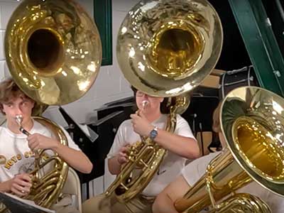 1Band tubas closeup 10 400x300